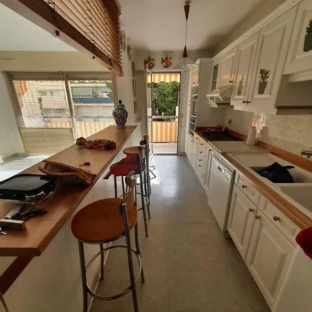 Flat With Balcony At 10min From The Beach Appartamento *
