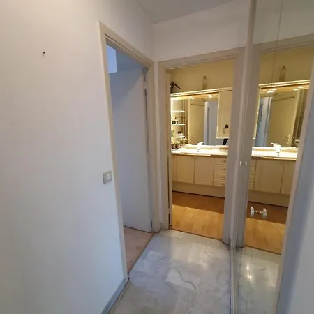 Flat With Balcony At 10min From The Beach Le Cannet