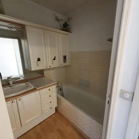 Flat With Balcony At 10min From The Beach Apartamento