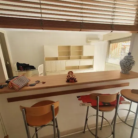 Flat With Balcony At 10min From The Beach